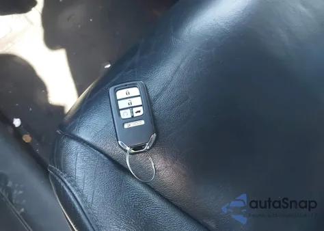 2018 Honda Pilot Touring z USA, uszkodzony, nr VIN 5FNYF5H98JB027001